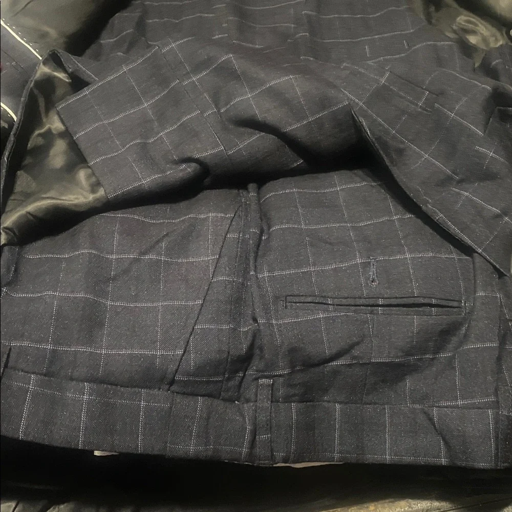 Men's Navy Windowpane 3-Piece Suit with Red Buttons - Picture 3 of 3